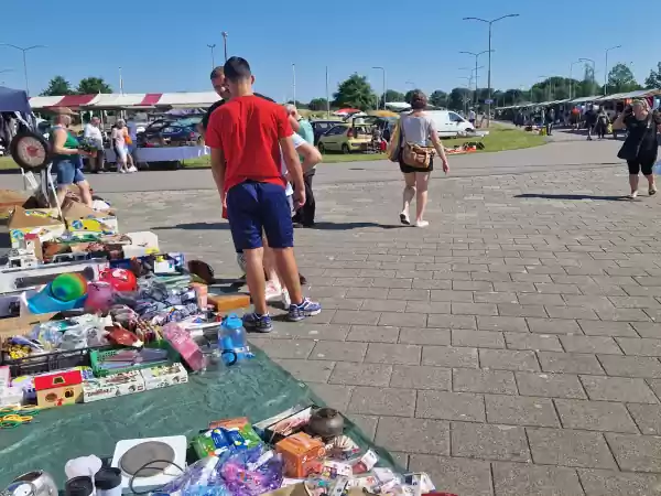 MEGA Vlooienmarkt op Hemelvaartsdag in Breda De Evenementenlijn. Foto: Karin van Schooten