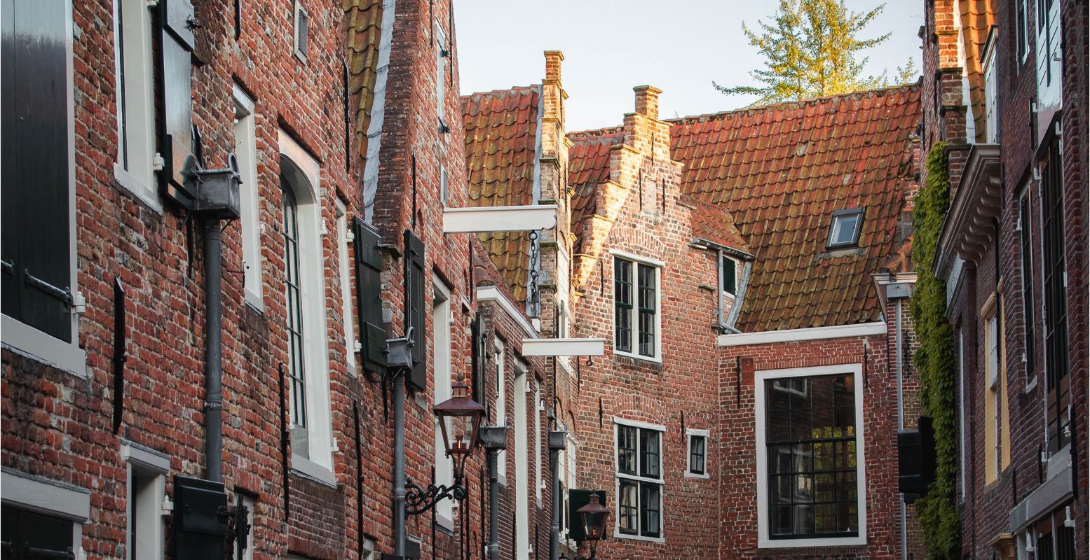 Je kijkt je ogen uit in de historische binnenstad van Middelburg. Foto:  Unsplash License  © Hilbert Simonse