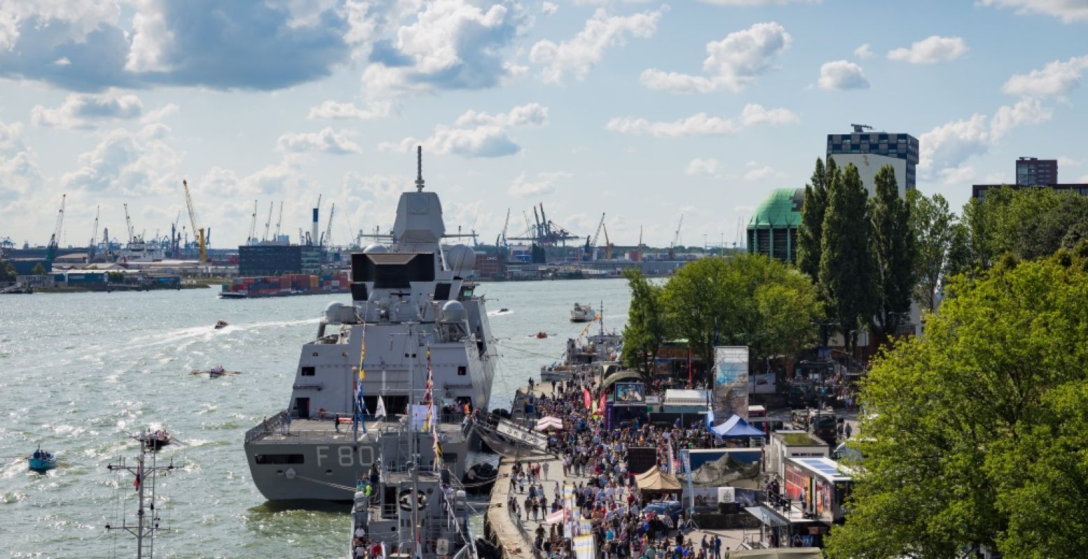 Bewonder de bijzondere schepen die in de haven liggen. Foto: Wereldhavendagen © Anne Reitsma Fotografie