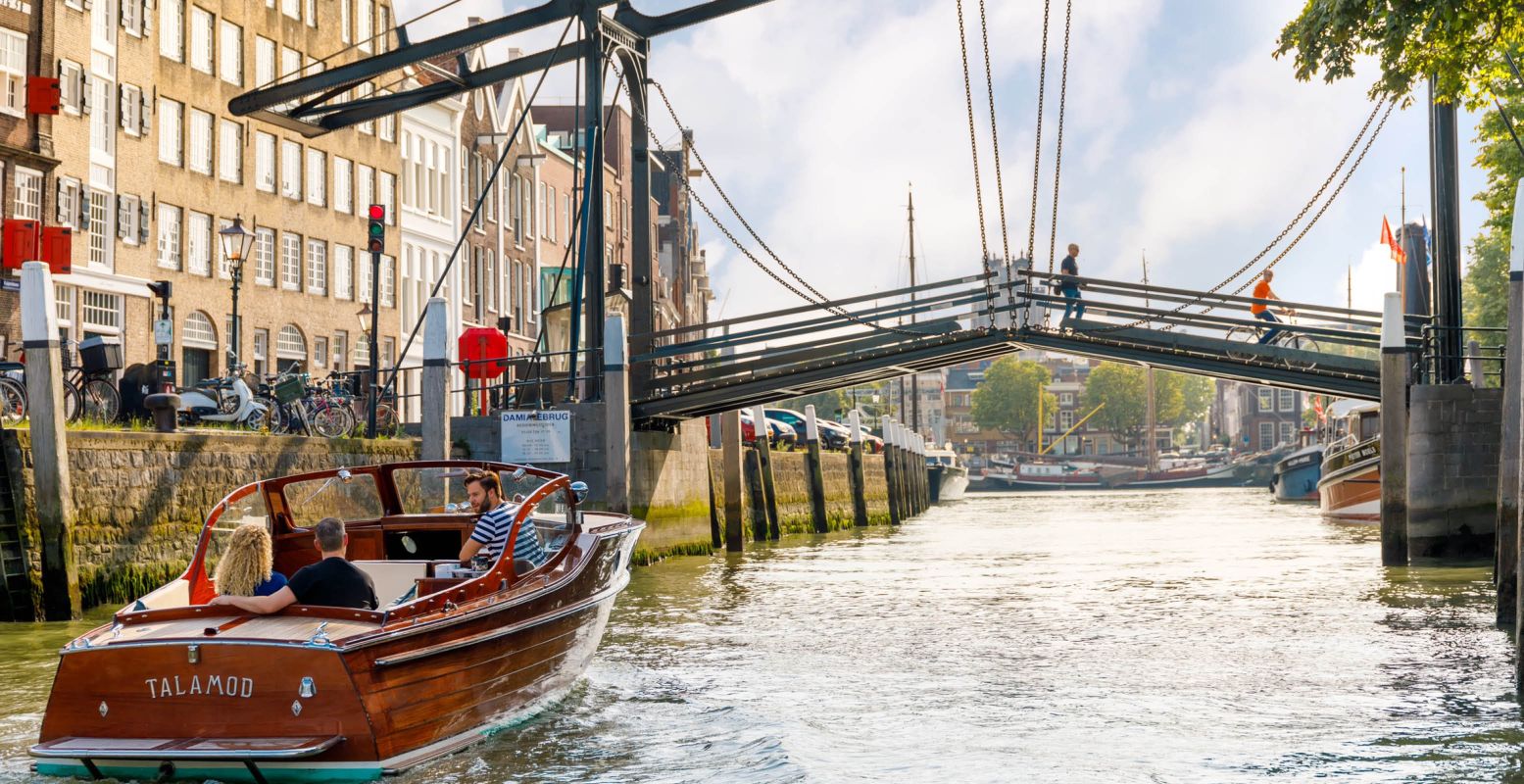 Ontdek Dordrecht vanaf het water. Foto: Si Barone © Dordrecht Marketing