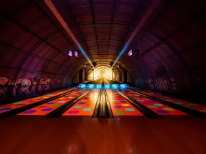 Een potje bowlen in een metrostation. Foto: The City