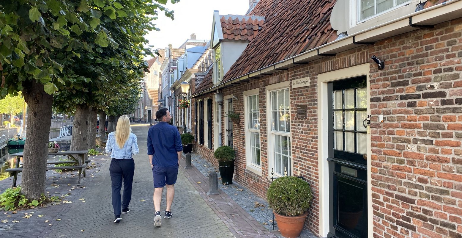 Wandelen langs de prachtige grachten van Hasselt. Foto: MarketingOost