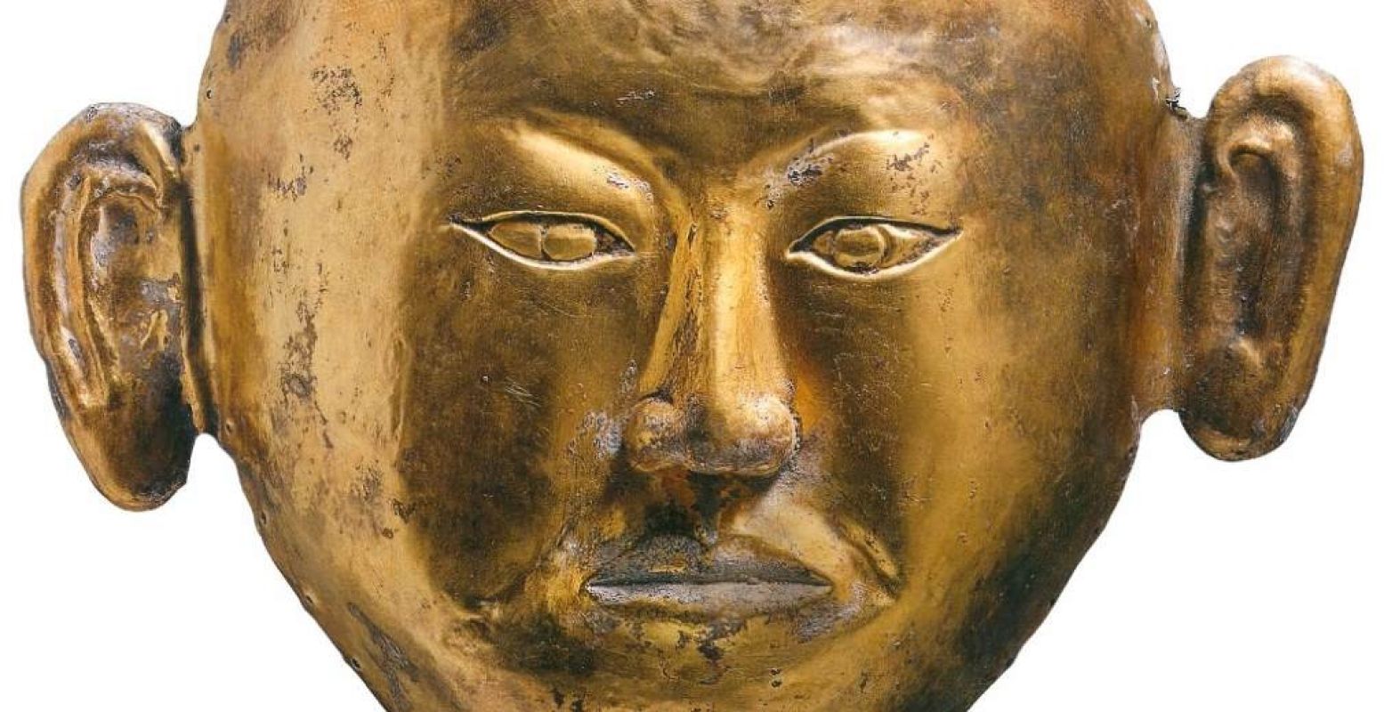 Het gouden dodenmasker van de prinses van Chen uit de Liao-dynastie. Foto: Drents Museum, collectie Inner Mongolia Museum Hohhot