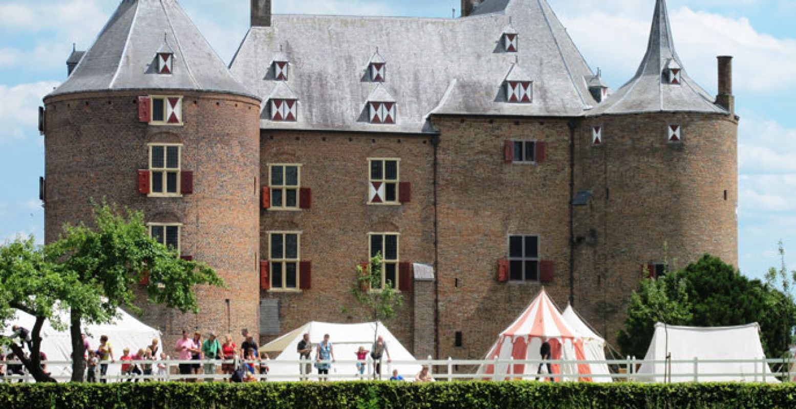 Kasteel Ammersoyen wordt voor even weer bewoond door de hertog en hertogin van Gelre. Foto: Kasteel Ammersoyen