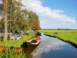 Fluisterbotenverhuur en Theetuin Overleek