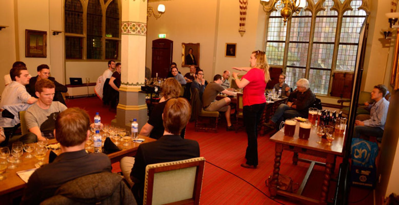 Luister naar de masterclass van Melissa Cole. Foto: Bierfestival Groningen.