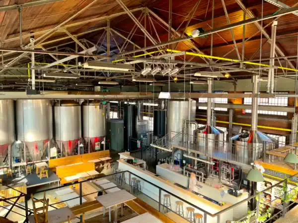 Antwerpse Brouw Compagnie Ontdek de stadsbrouwerij tijdens een rondleiding. Foto: Antwerpse Brouw Compagnie