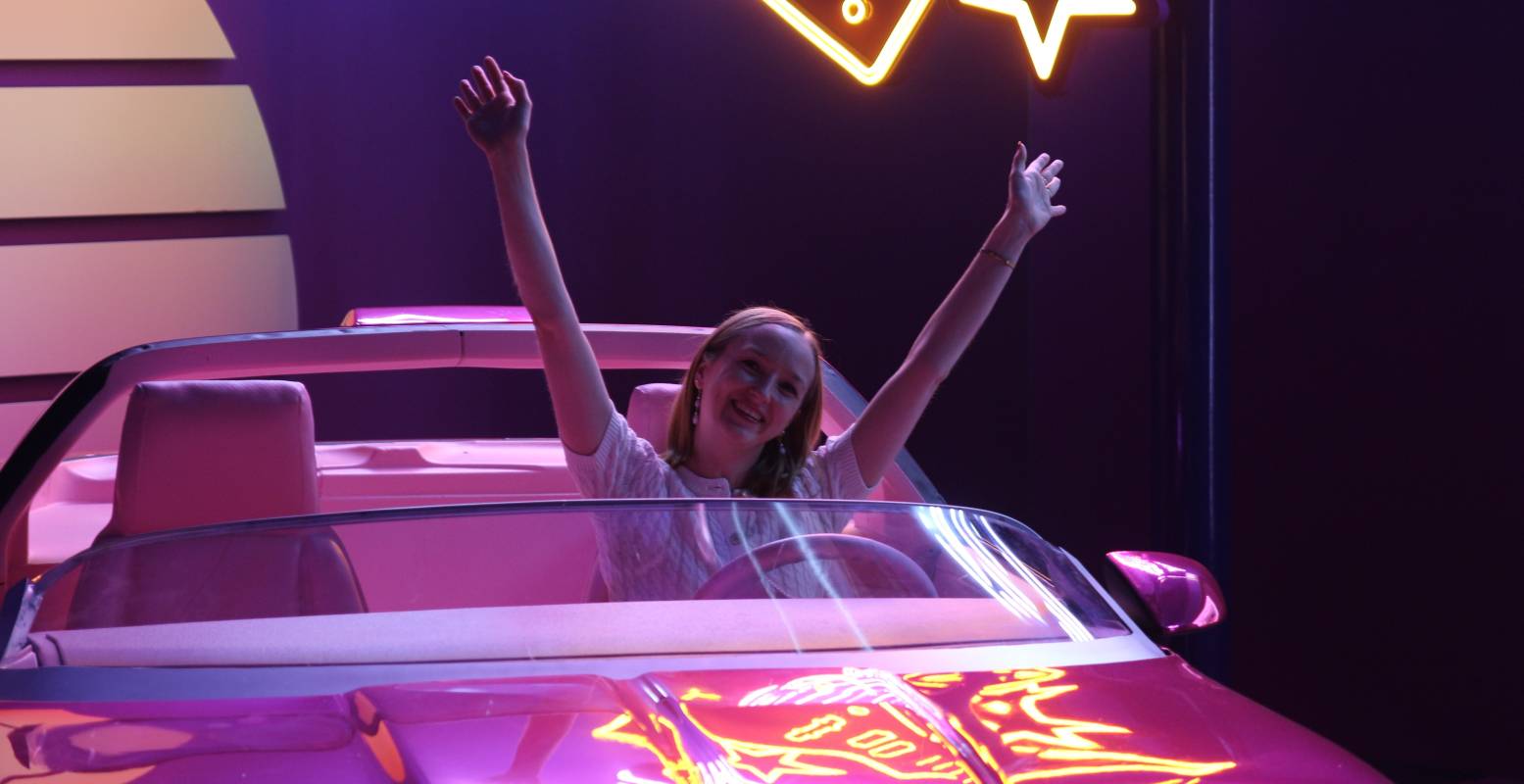 Hier kruip je ook zonder rijbewijs achter het stuur. Foto: DagjeWeg.NL Elze van der Vies Hier kruip je ook zonder rijbewijs achter het stuur. Foto: DagjeWeg.NL Elze van der Vies
