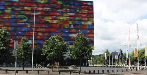 Ervaar de ultieme mediabeleving in Beeld en Geluid! Entree Beeld en Geluid Hilversum. Foto: Hannah Westra