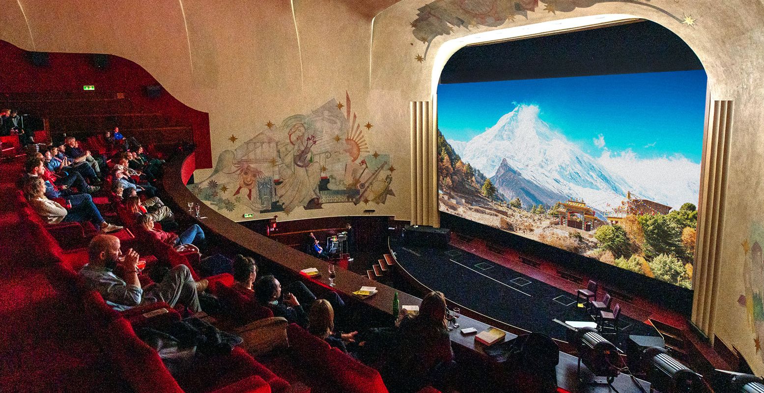 Kijk een film over de bergen in het Royal Theater in Heerlen tijdens het Dutch Mountain Film Festival. Foto: Pascal Moors