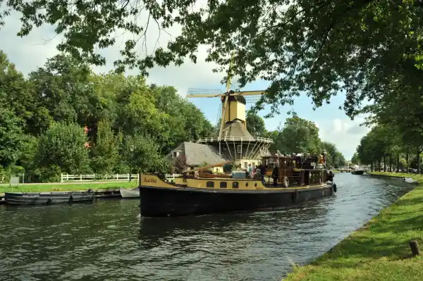 Bruggentocht Salonboot de Lelie. Foto: Hollands Glorie