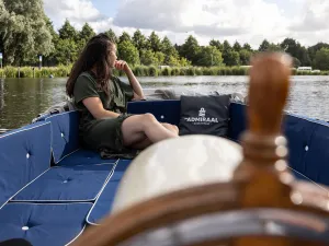 Romantisch samen op pad. Foto: Bootverhuur De Admiraal