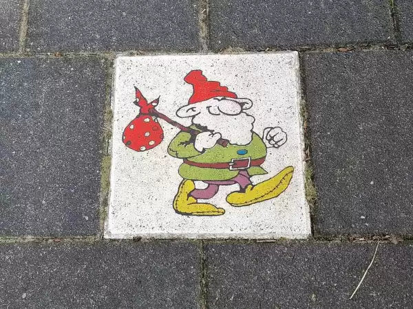 Pas op dat je niet op de kabouters stapt. Foto: DagjeWeg.NL Pas op dat je niet op de kabouters stapt. Foto: DagjeWeg.NL