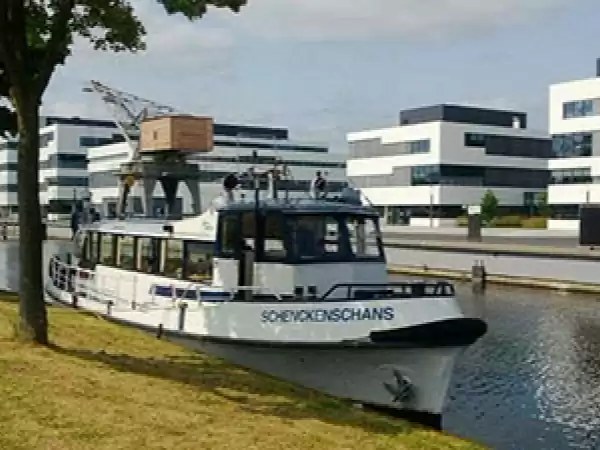 Partyschip Schenkenschans. Foto: Rederij Witjes