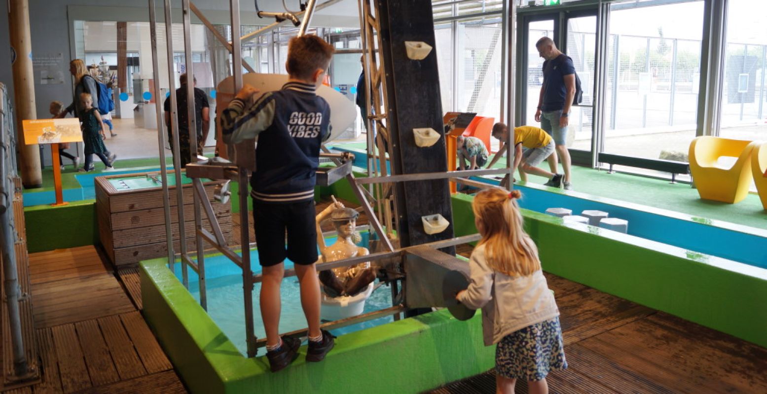 Aan de slag in het Watertheater. Foto: DagjeWeg.NL