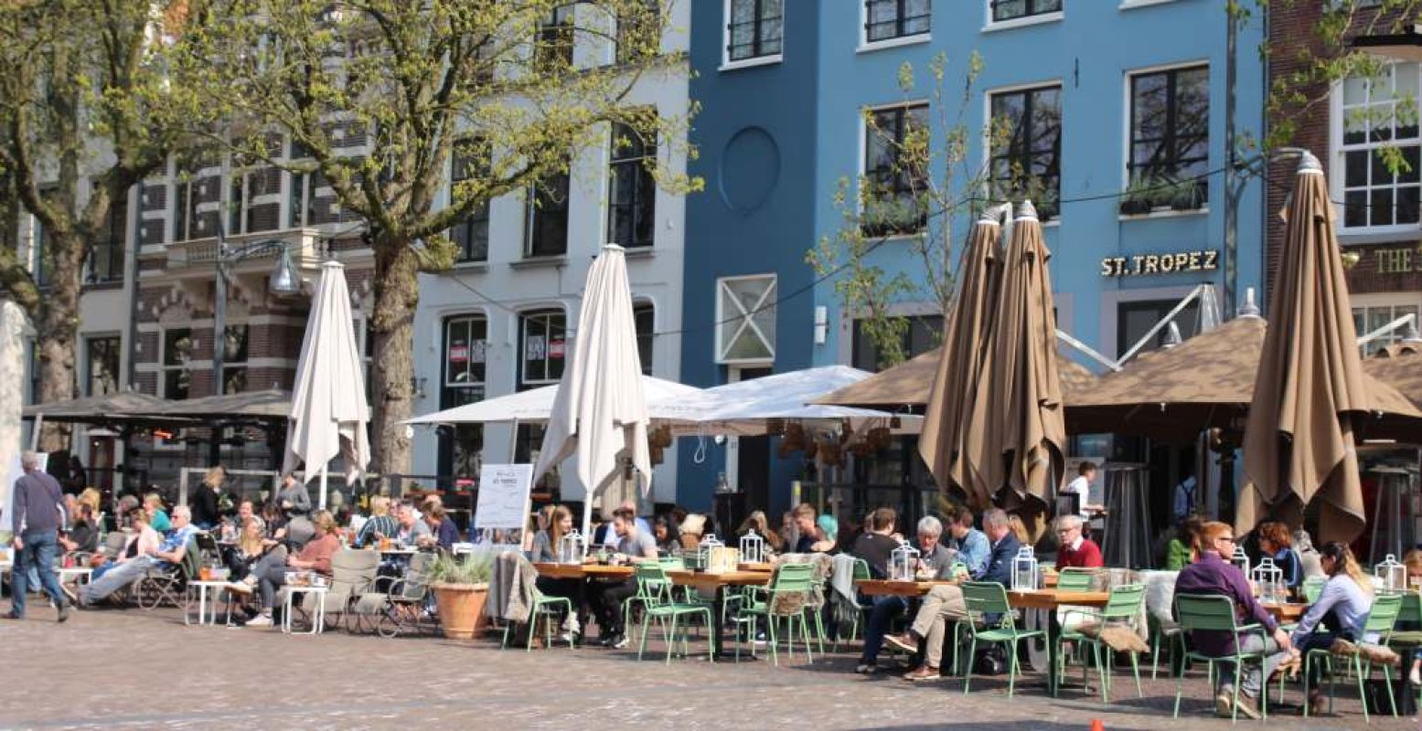 Voor lunch zit je goed bij St. Tropez. Foto: Redactie DagjeWeg.NL