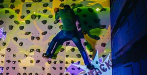 Nieuw: glow bowlen, lasertaggen en e-karten in ZERO55 Apeldoorn
