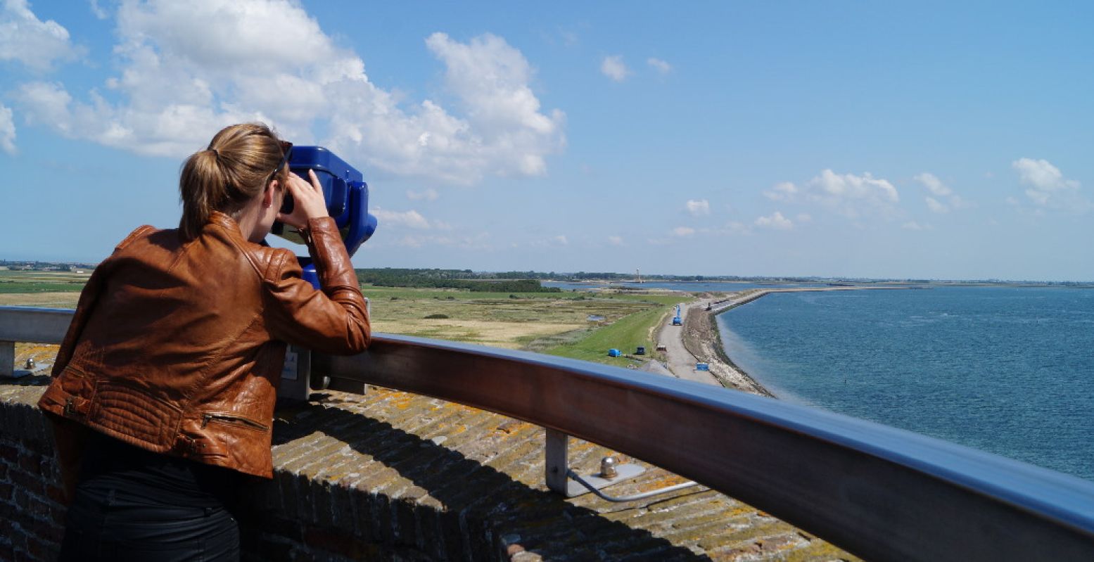 Kijk uit over de Oosterschelde in het verdronken dorp Koudekerke. Foto: DagjeWeg.NL