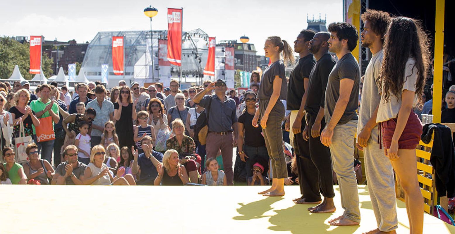 Bekijk previews van musicals en theatervoorstellingen. Foto: Uitmarkt, klapfilm.nl.