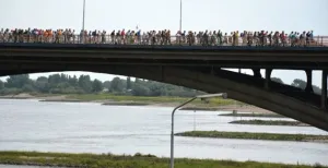 Vier feest met de wandelaars van de Nijmeegse Vierdaagse