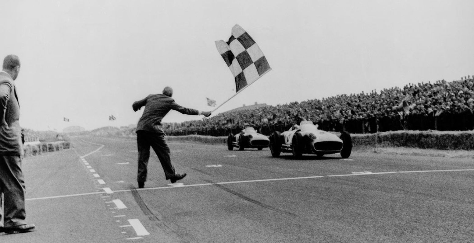 Finish van de Grand Prix van Zandvoort in 1955. Foto: Mercedes-Benz Museum
