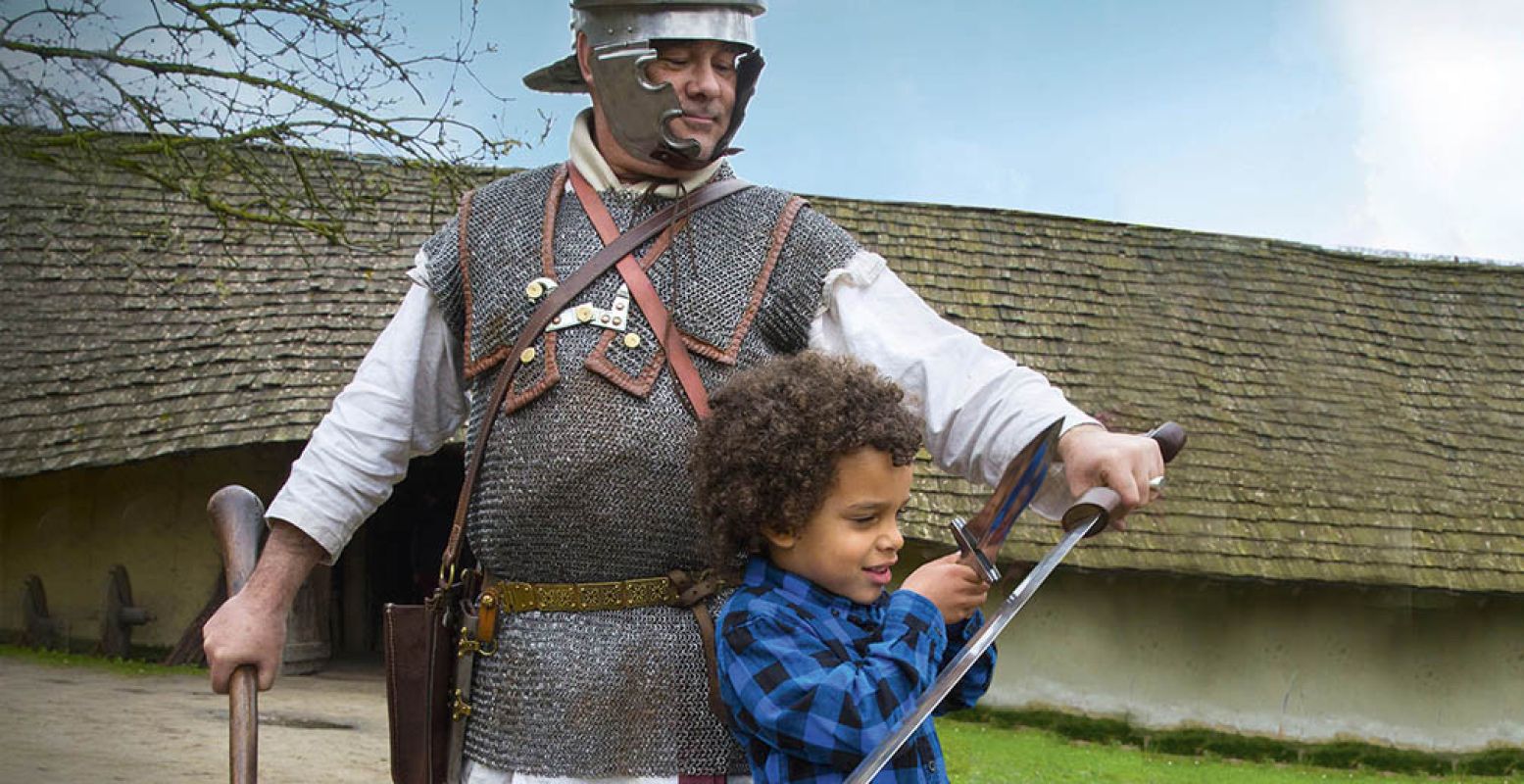 Stap in het leven van de Romeinen tijdens de Romeinenweek. Foto: Freekje Groenemans, preHistorisch Dorp