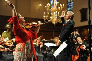 Carla Leurs speelt Brahms vioolconcert Foto; Oost-Nederlands SymfonieorkestFoto geüpload door gebruiker.
