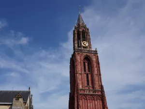 Sint Janskerk Te herkennen aan zijn rode kleur. Foto: André LÃ¶wenthal