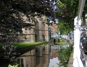 Maak een stadswandeling of een grachtenrondvaart. Foto: Happy Day Tours.