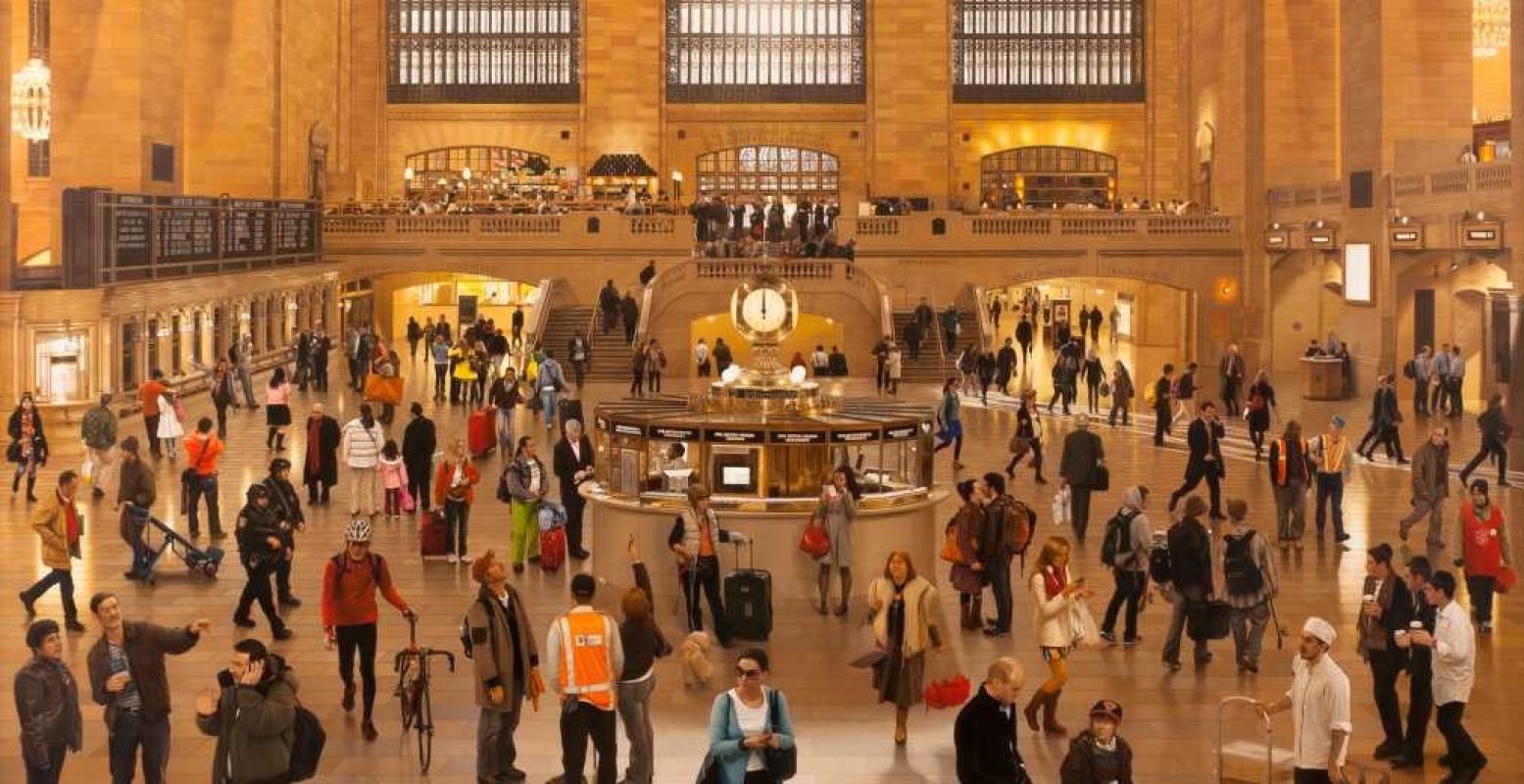 Het schilderij  Grand Central Terminal: An early December Noon in the Main Concourse , gemaakt in 2009 - 2012 door Stone Roberts. Foto: Stone Roberts, Courtesy of The William Louis-Dreyfus Foundation Inc. Louis-Dreyfus Family Collection