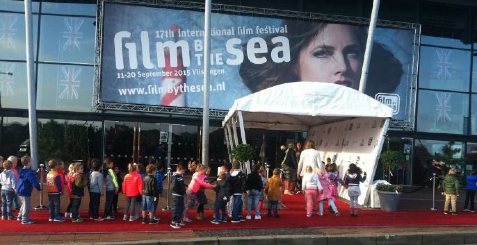 Met de hele klas naar de film, ook dÃ¡t is Film by the Sea. Foto: Film by the Sea