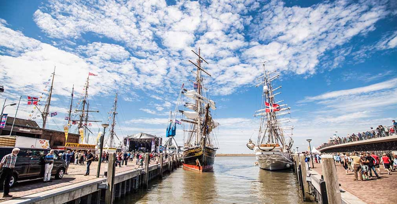 Schepen in de haven van Harlingen. Foto: Friesland.nl © Ruben van Vliet.