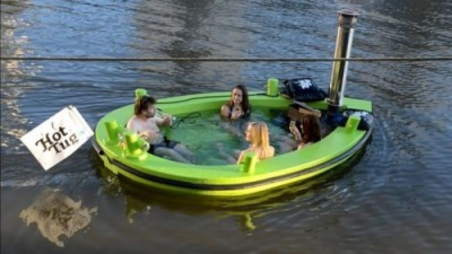 Baden en varen.. in een hottub! Foto:  restaurant Tinto 