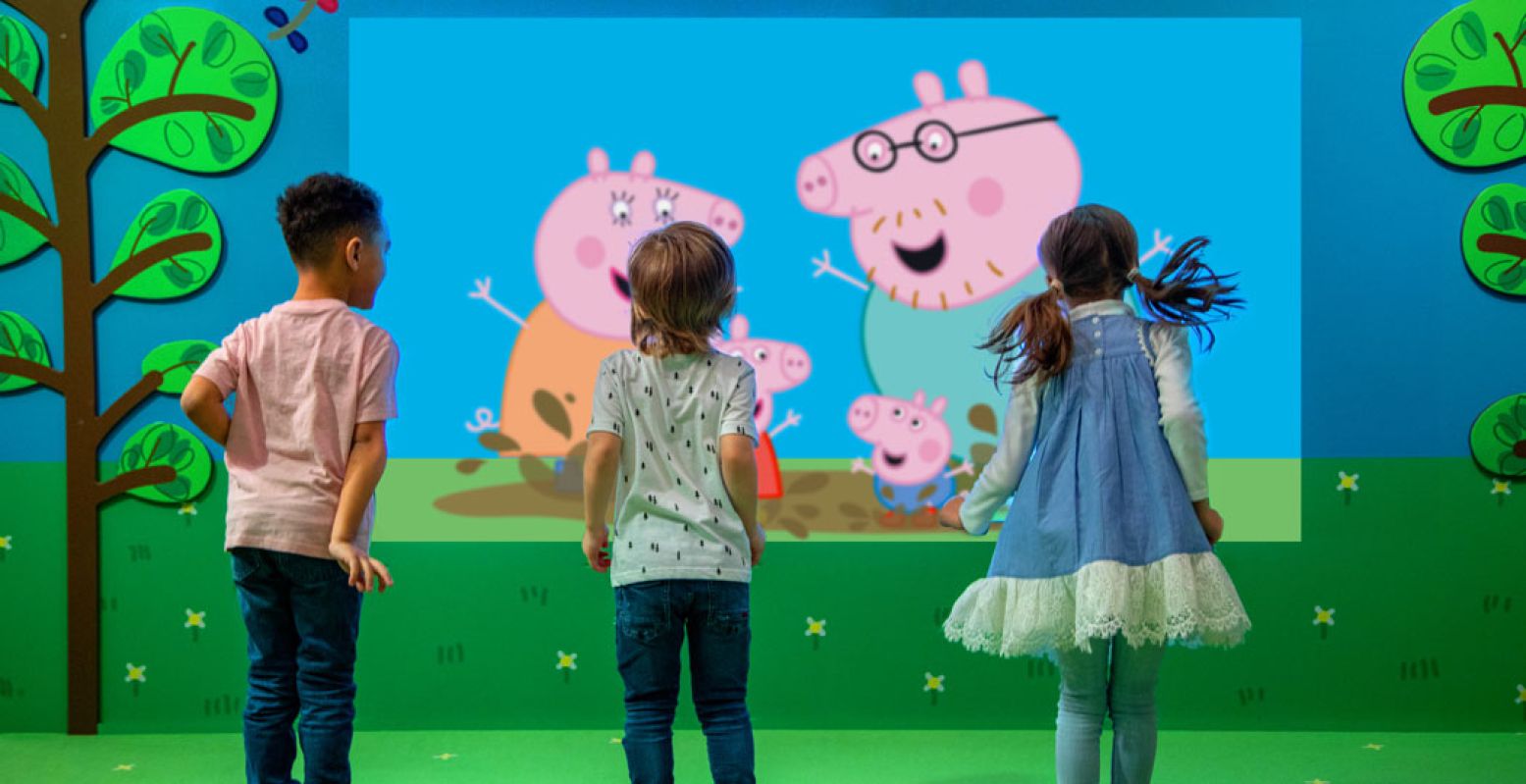 Peppa Pig-fans kunnen hun geluk niet op in de nieuwe binnenspeeltuin. Foto: Merlin Entertainments © Evans Caglage