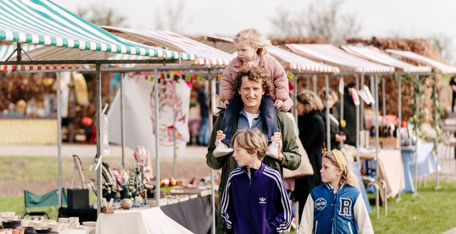 Struin de kasteelmarkt af. Foto: Rijksmuseum Muiderslot