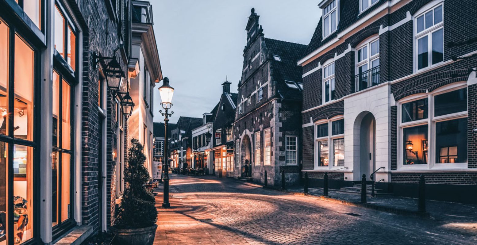 De Marktstraat met rechts het Cremershuis. Foto: © Vincent Croce