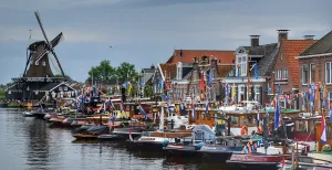 Maritieme sfeer en leuke activiteiten tijdens de Friese Sleepbootdagen Een topsfeer, activiteiten voor jong en oud en natuurlijk vele indrukwekkende boten! Foto: Friese Sleepbootdagen