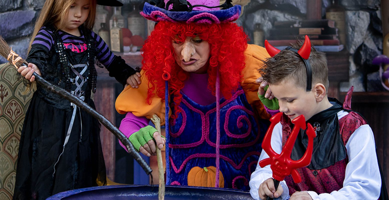 Aan de slag in Odelia's Toverschool. Foto: Avonturenpark Hellendoorn