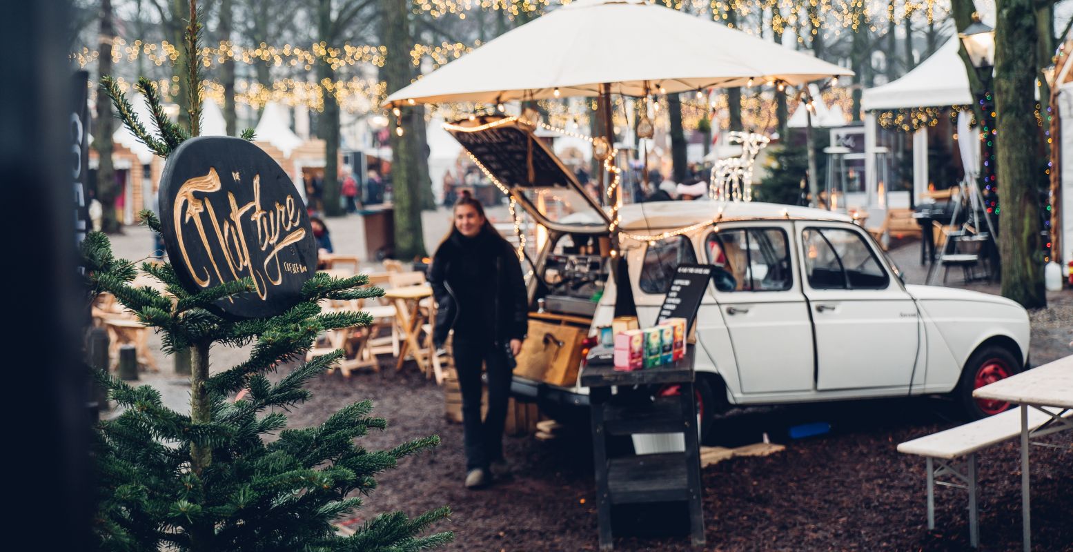 Op het Lange Voorhout vind je de gezellige Royal Christmas Fair met de mooiste spulletjes voor kerst. Foto: Den Haag Marketing