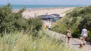 Vanaf de camping loop je binnen no time het Zeeuwse strand op! Foto: © Molecaten
