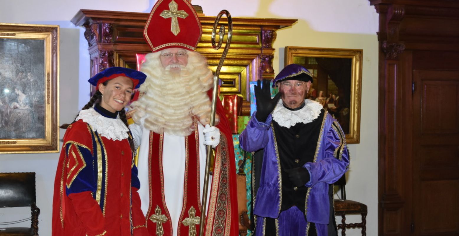 Bezoek Sinterklaas in zijn tijdelijke Nederlandse onderkomen in het Kasteel van Sinterklaas. Dit jaar helaas even zonder de goedheiligman zelf. Foto: Kasteel Muiderslot