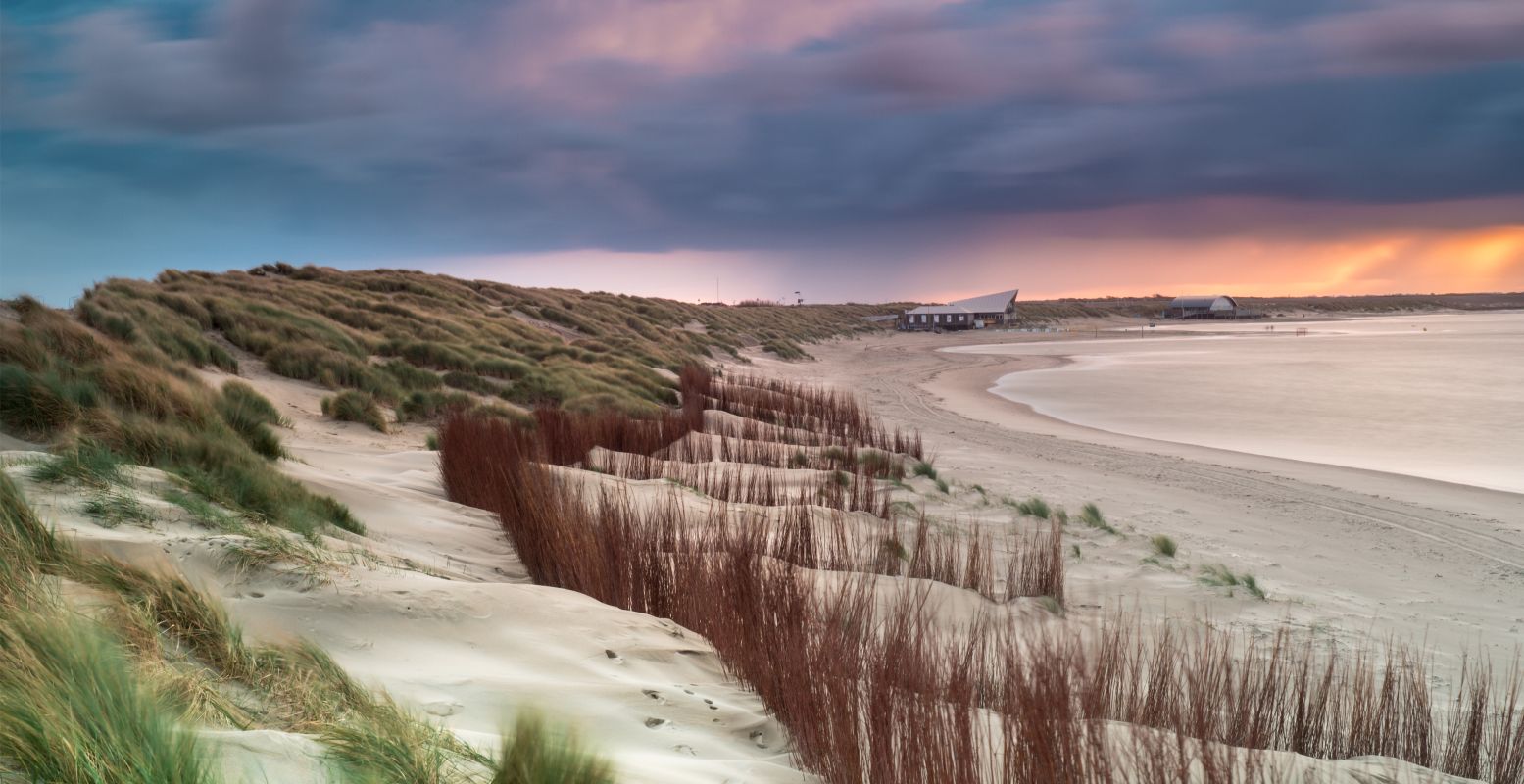 Het Brouwersdam strand bij Ouddorp. Foto: Eilandmarketing Goeree-Overflakkee © Wim van Vossen Fotografie