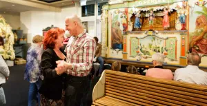 Vaderdag 2019: de leukste dagjes uit voor vaders Vaders hebben op vertoon van hun kind gratis toegang tot Museum Speelklok op Vaderdag. Mama mee, muziekje erbij en genieten maar. Foto: Museum Speelklok.