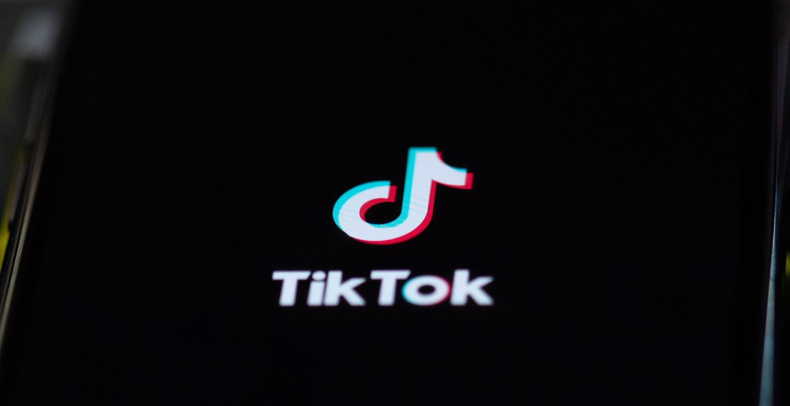 Vertel in TikTok-video iets over het mooiste monument van Oirschot. Foto:  Solen Feyissa  on  Unsplash 