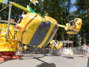 Vlieg mee in de Bee Bee. Foto: Amusementspark Tivoli