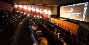 Niet te missen op het International Film Festival Rotterdam Bekijk het volledige programma van IFFR 2019 op de website en kies uit honderden films en tientallen activiteiten. Foto: IFFR 2021 © Ruben Hamelink.