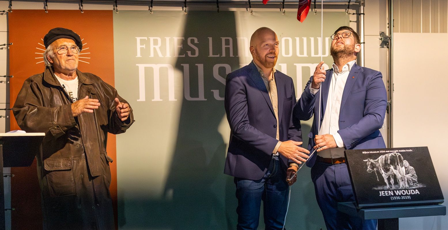 De verbouwing van het Fries Landbouwmuseum is mede te danken aan de nalatenschap van Jeen Wouda, die wordt geëerd met een gevelsteen. Foto: Fries Landbouwmuseum De verbouwing van het Fries Landbouwmuseum is mede te danken aan de nalatenschap van Jeen Wouda, die wordt geëerd met een gevelsteen. Foto: Fries Landbouwmuseum