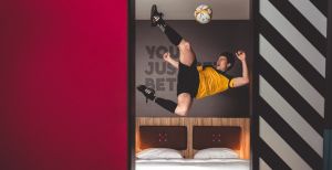 Over de foto: Voetbalfanaten zijn welkom om de unieke collectie van het voetbalmuseum te bewonderen. Foto: HUP Voetbalfanaten zijn welkom om de unieke collectie van het voetbalmuseum te bewonderen. Foto: HUP