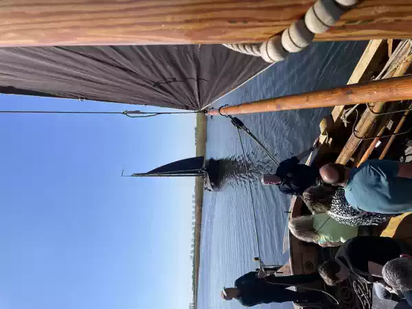 Zeilen op de voormalige Zuiderzee. Foto: Botterstichting Elburg Zeilen op de voormalige Zuiderzee. Foto: Botterstichting Elburg