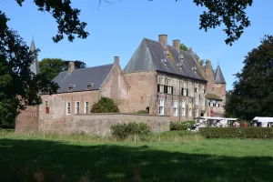 Kasteelfair Hernen Kasteel Hernen foto Kasteel Hernen